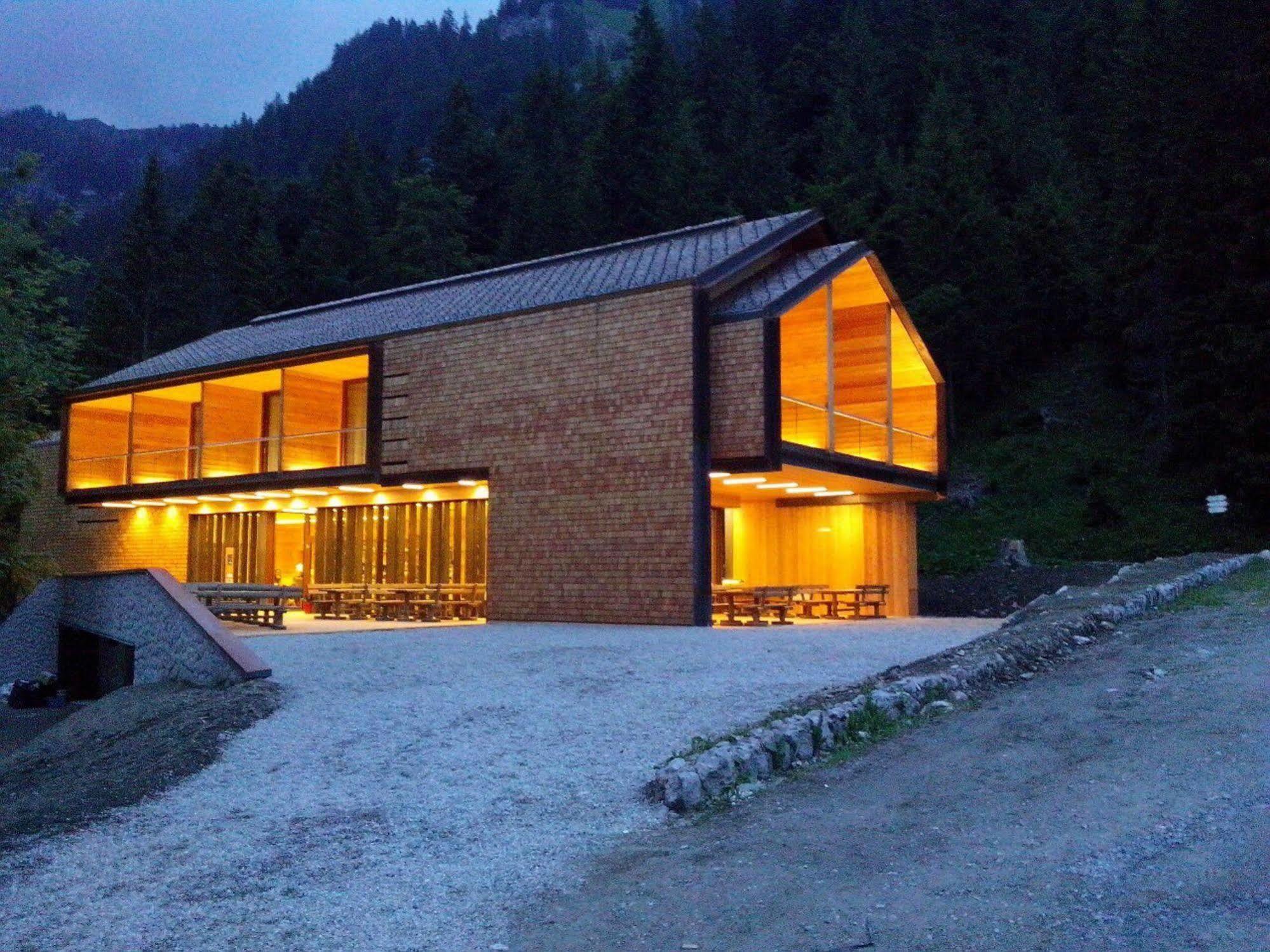Vallesinella Hotel Restaurant Bar 마돈나 디 캄필리오 외부 사진
